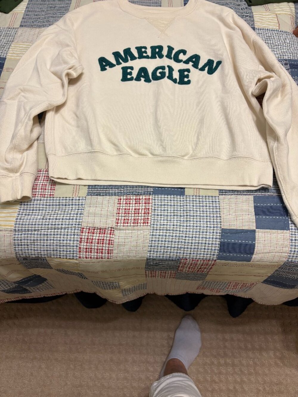 OFF WHITE AMERICAN EAGLE SWEAT SHIRT  XSMALL  80% COTTON  20% POLYESTER